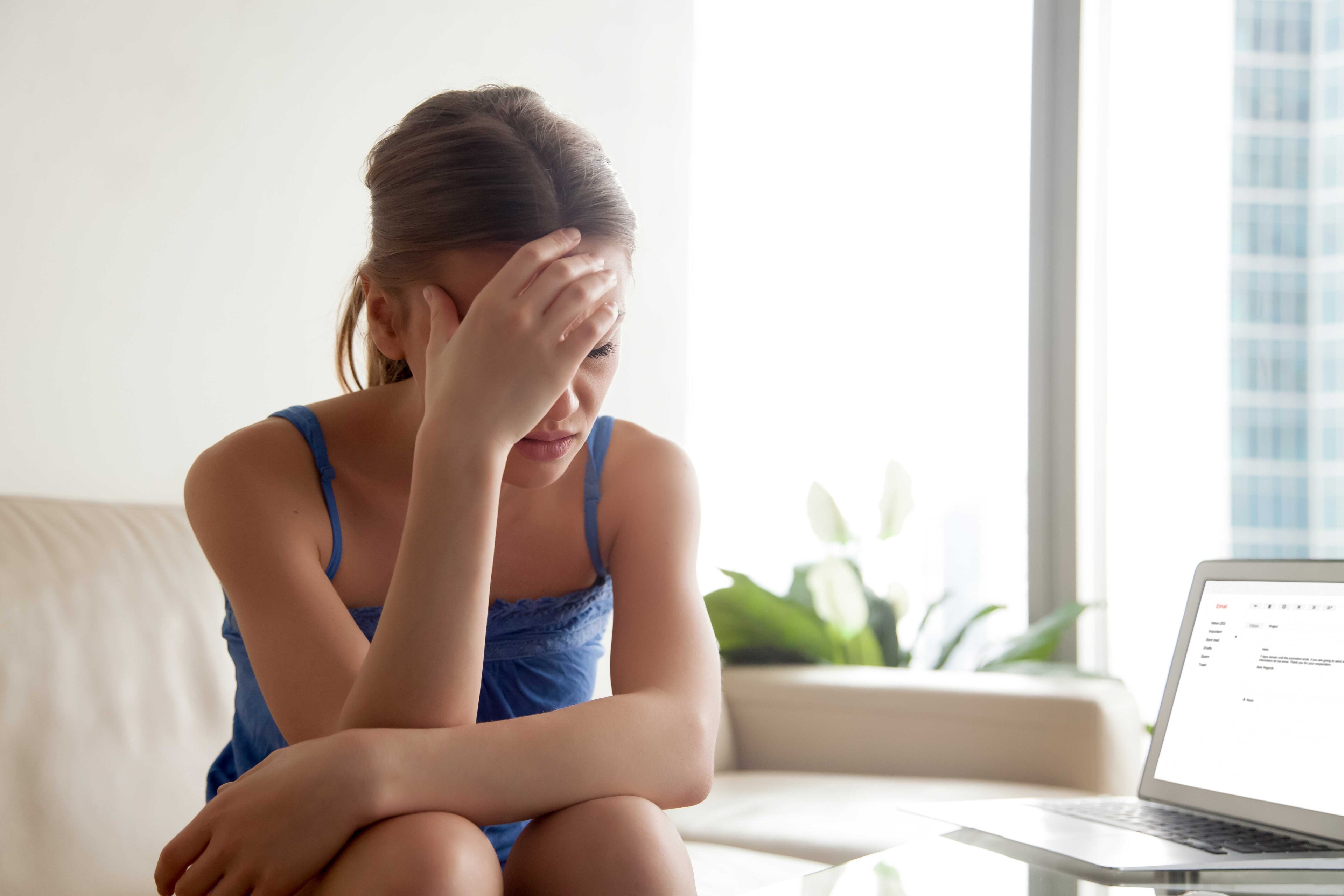 Title Mujer preocupada por quedar embarazada con la regla