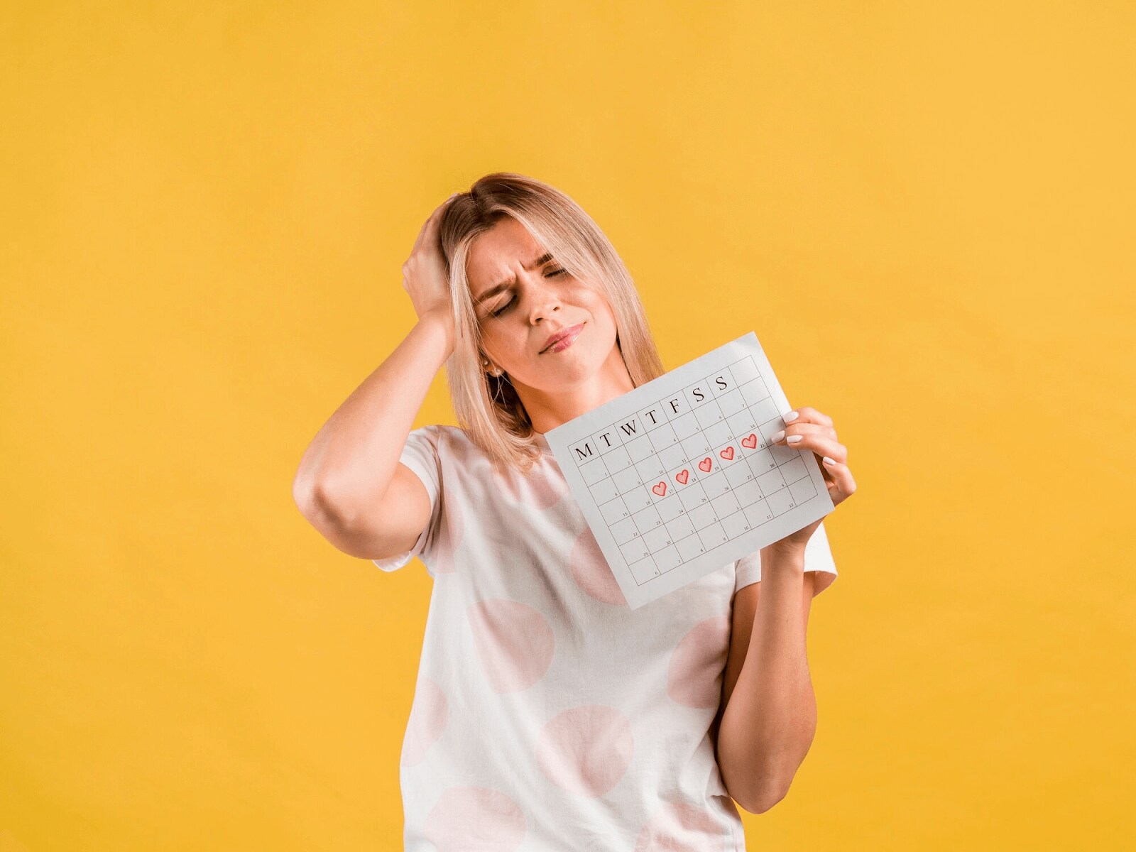 Mujer preocupada con su periodo